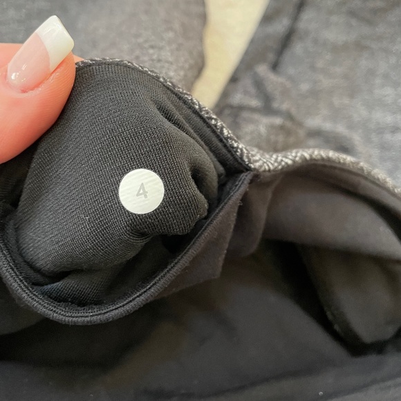 Lululemon Wunder Under Crop Herringbone Black/Black Size 4 - Picture 5 of 6